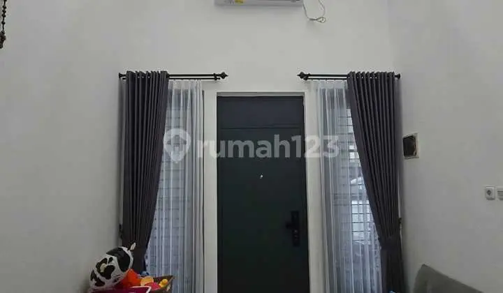 ruang tamu dijual rumah lokasi darmo sentosa