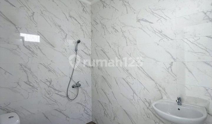 kamar mandi dijual rumah baru 2 lantai