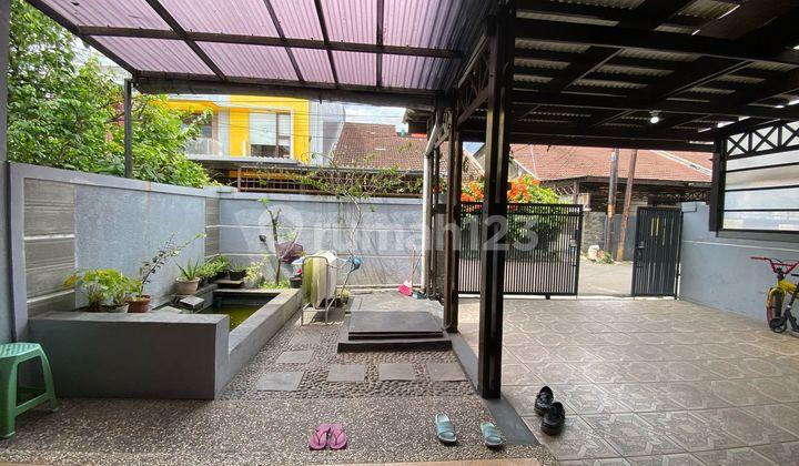 garasi/carport jual cepat rumah strategis di