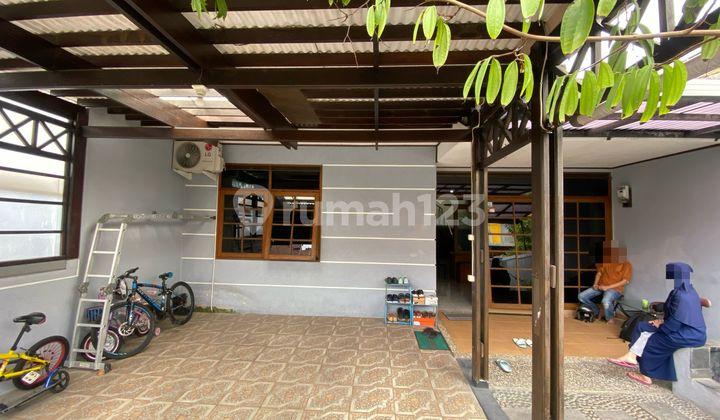 garasi/carport jual cepat rumah strategis di