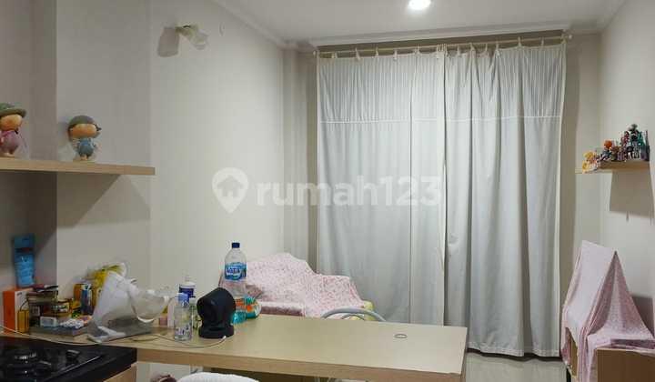ruang makan dijual town house vanya park