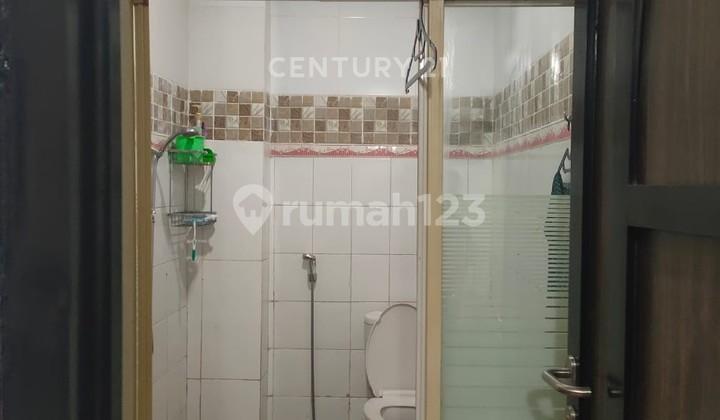kamar mandi dijual rumah 2 lantai di