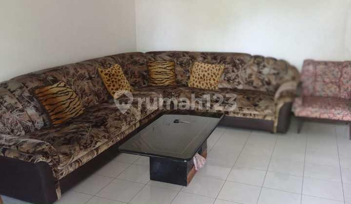 ruang tamu rumah hitung tanah manyar termurah