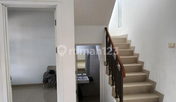 foto lainnya rumah dijual 2 lantai siap