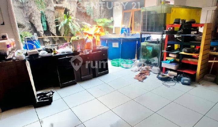 foto lainnya rumah luas hadap barat di