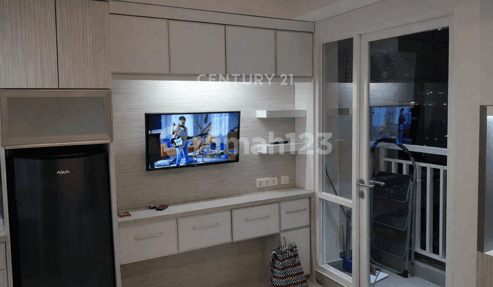 ruang tamu apartemen taman melati view merapi