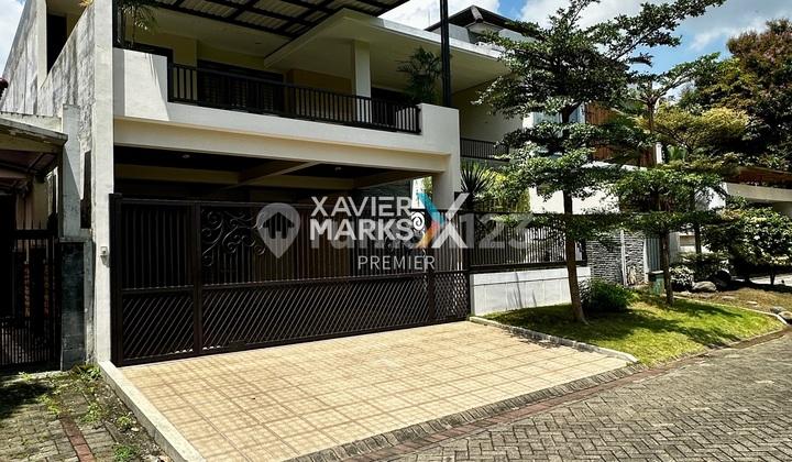 tampak depan rumah premium murah full furnish