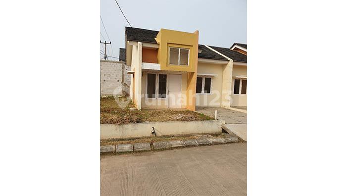 tampak depan rumah cluster taman sakura, babelan