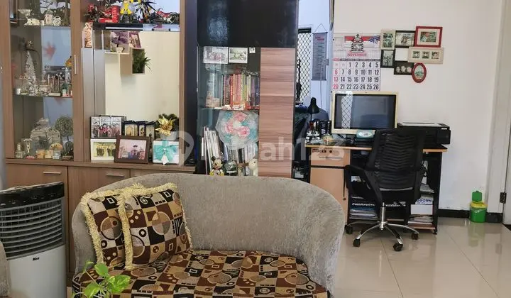 ruang tamu rumah 1 lantai siap huni