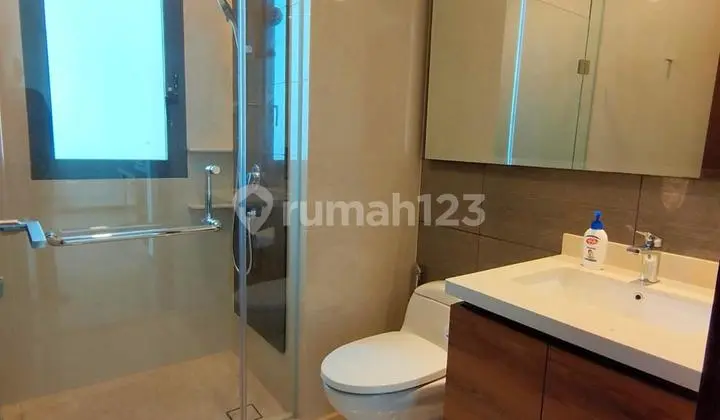 kamar mandi apartement marigold nava park 1