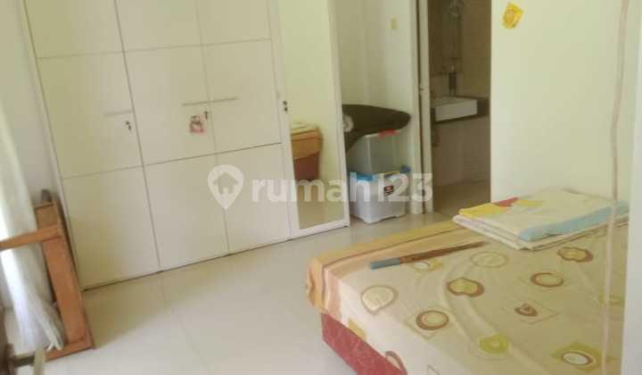 kamar tidur rumah minimalis di komplek green