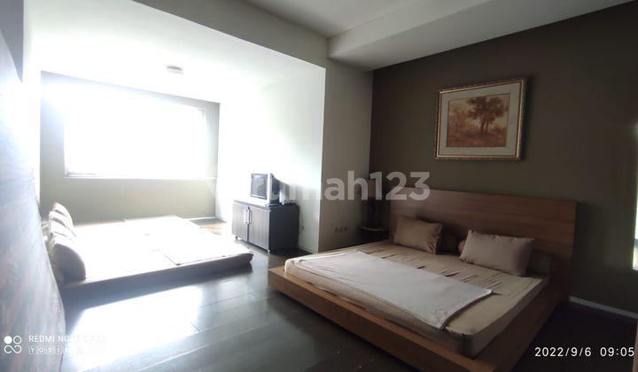 kamar tidur rumah villa asri full furnished