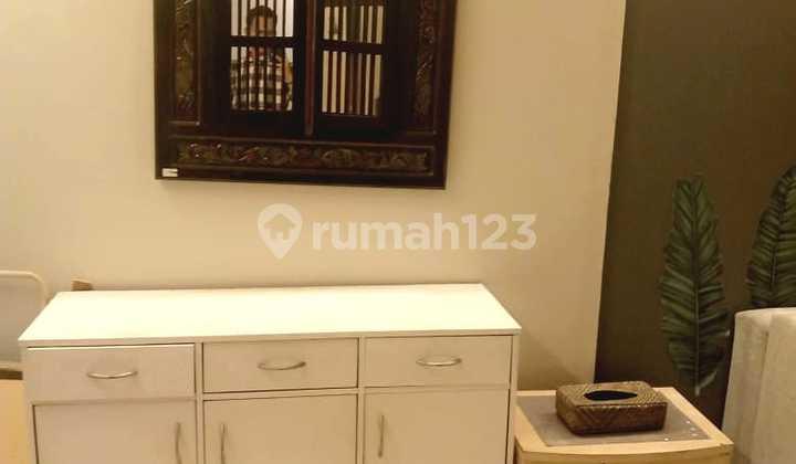 ruang tamu dijual apartemen taman rasuna 2