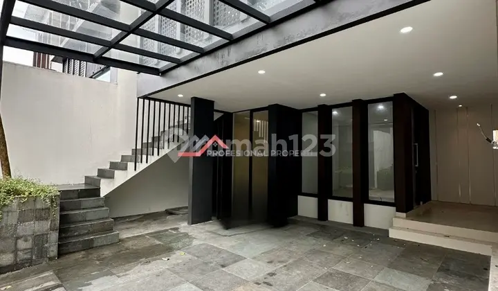 garasi/carport rumah baru 3lantai modern minimalis