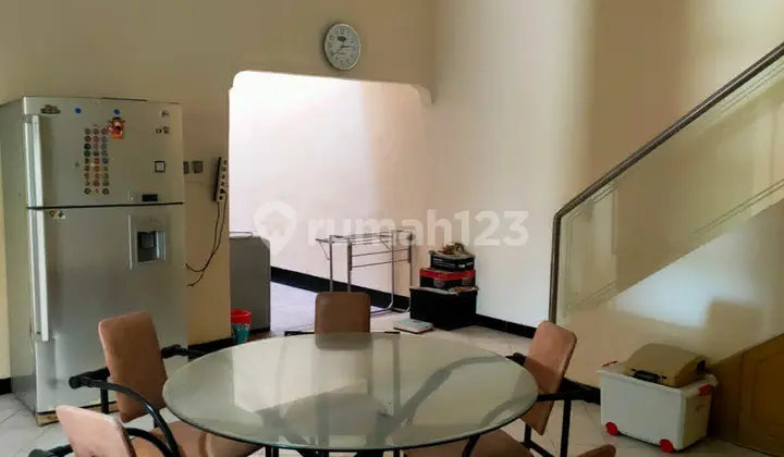 ruang makan rumah siap huni, nirwana eksekutif