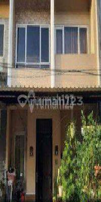 tampak depan dijual rumah cantik furnished– cluster