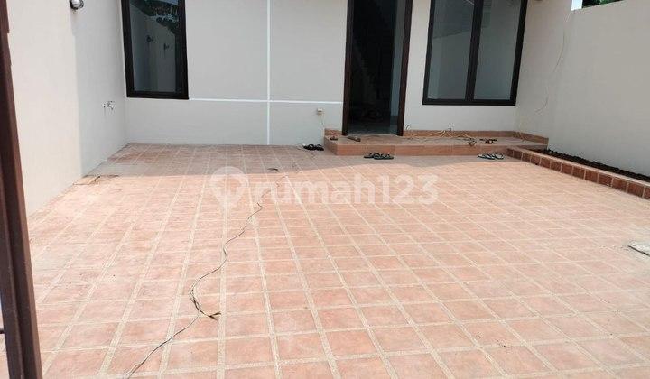garasi/carport dijual rumah baru siap huni