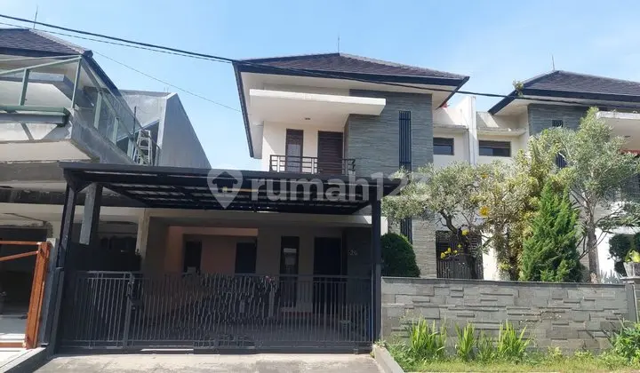 tampak depan jual atau sewa rumah modern