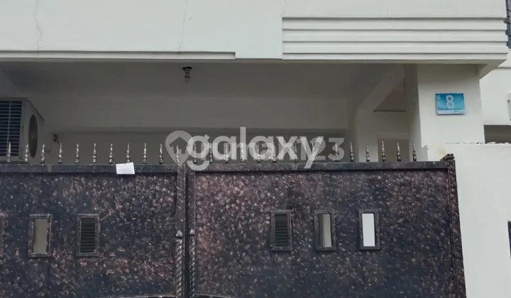 foto lainnya jual rumah kost dekat merr