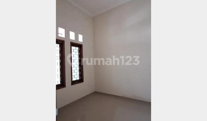 kamar tidur rumah modern siap huni tropodo