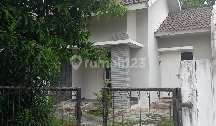 tampak depan rumah 1 lt. taman sentosa