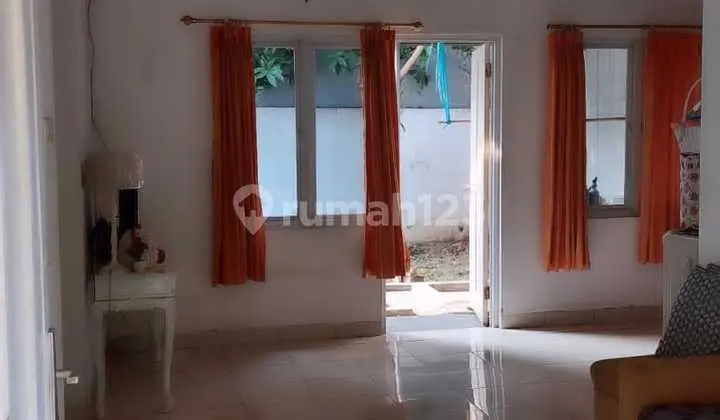 ruang tamu rumah 1 lt. taman sentosa