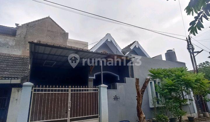 tampak depan dekat tol. full bangunan, siap