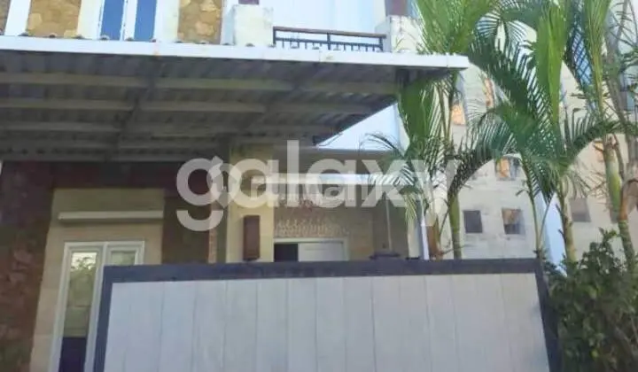 foto lainnya rumah 2 lantai di royal