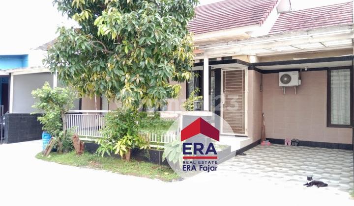 tampak depan rumah 1 lantai di limo