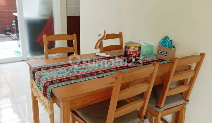 ruang makan rumah 1 lantai di limo