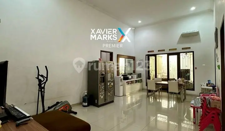 ruang keluarga rumah bagus di graha kencana