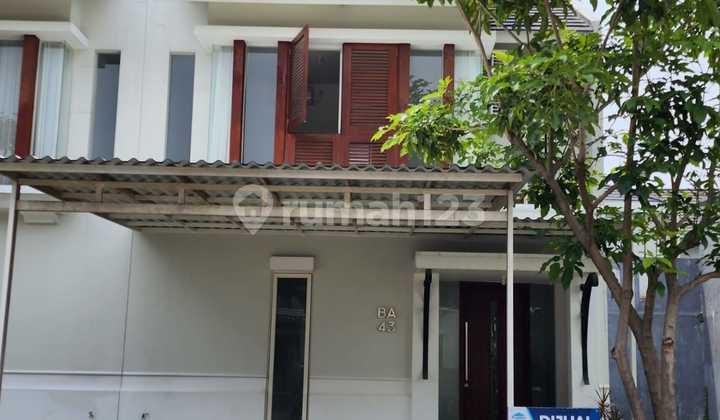 tampak depan dijual rumah grand harvest surabaya