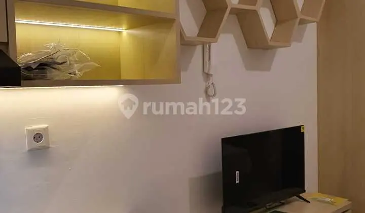 ruang tamu sewa apartemen tokyo pik 2