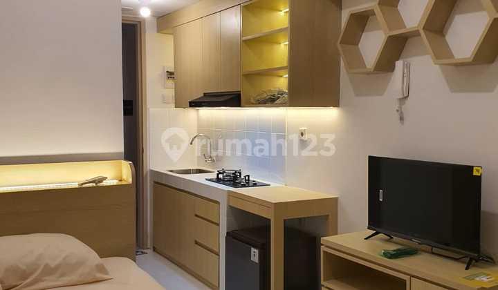 kamar tidur sewa apartemen tokyo pik 2