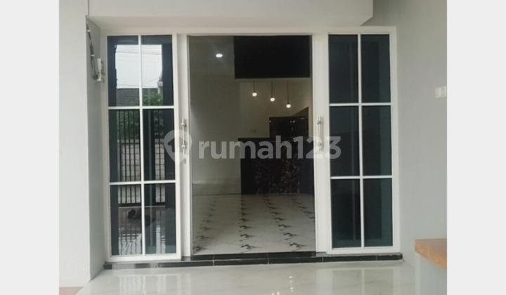 teras rumah siap huni, 3 lantai,