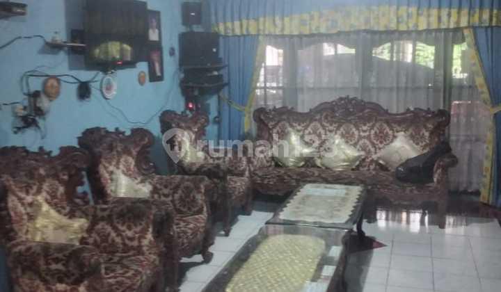 ruang keluarga rumah 1 lantai daerah strategis