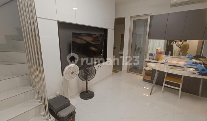 ruang tamu dijual cepat rumah pik 2