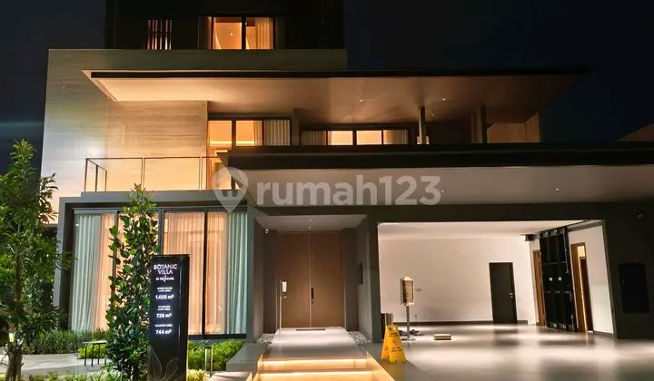 tampak depan botanic villa nava park!! termewah