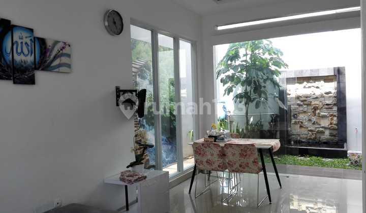 ruang makan rumah komplek nuansa indah ciparay