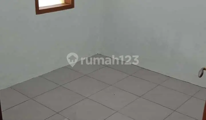 kamar tidur rumah di griya asri pasirwangi