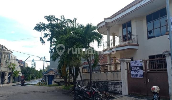 tampak depan jual rumah raya sutorejo utara