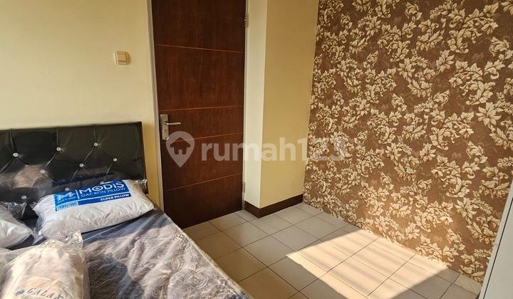 kamar tidur apartemen rapi furnished cibubur village