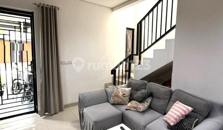 ruang tamu rumah 2lt type attic 5x15