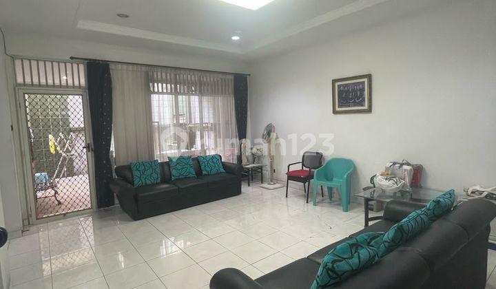 ruang keluarga rumah bagus & terawat lokasi
