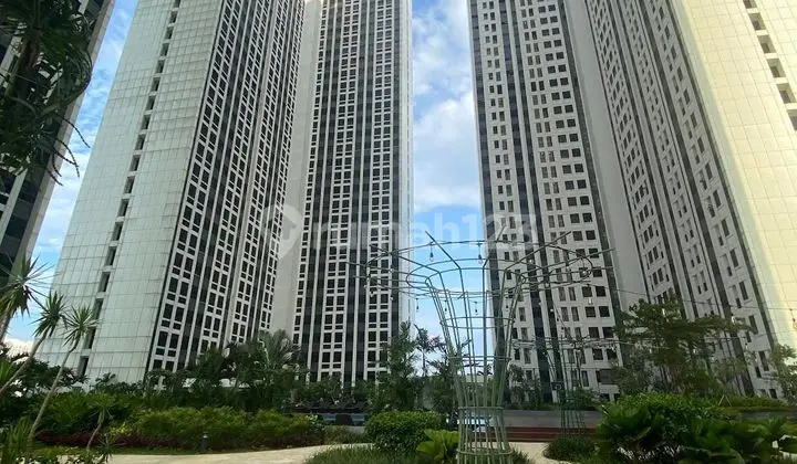 tampak depan apartemen pollux chadstone bagus unfurnished