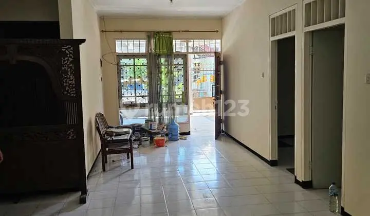 ruang keluarga harga anjlok rumah siap huni