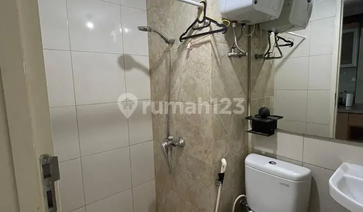 kamar mandi disewakan apartemen tanglin surabaya connecting