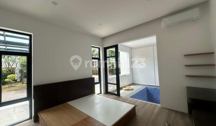 kamar tidur rumah mewah alam sutera cluster