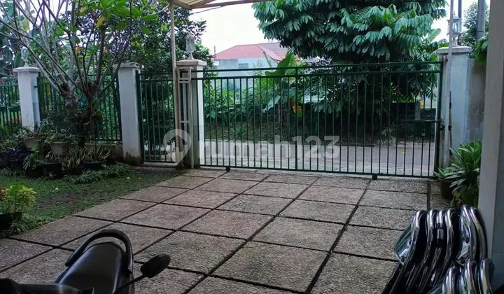 garasi/carport dijual rumah area strategis di