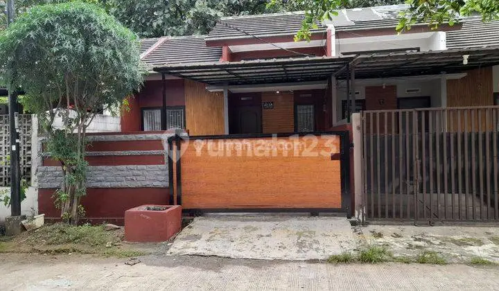 tampak depan rumah dijual siap huni di